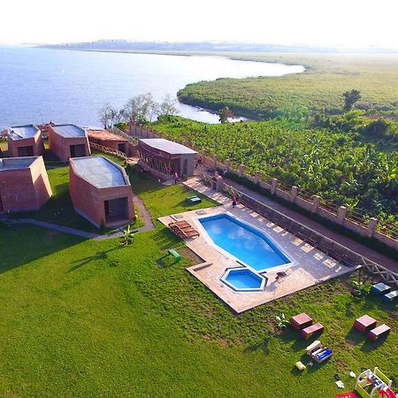 Buvi Lodge Limited เอนเทบเบ้ ภายนอก รูปภาพ