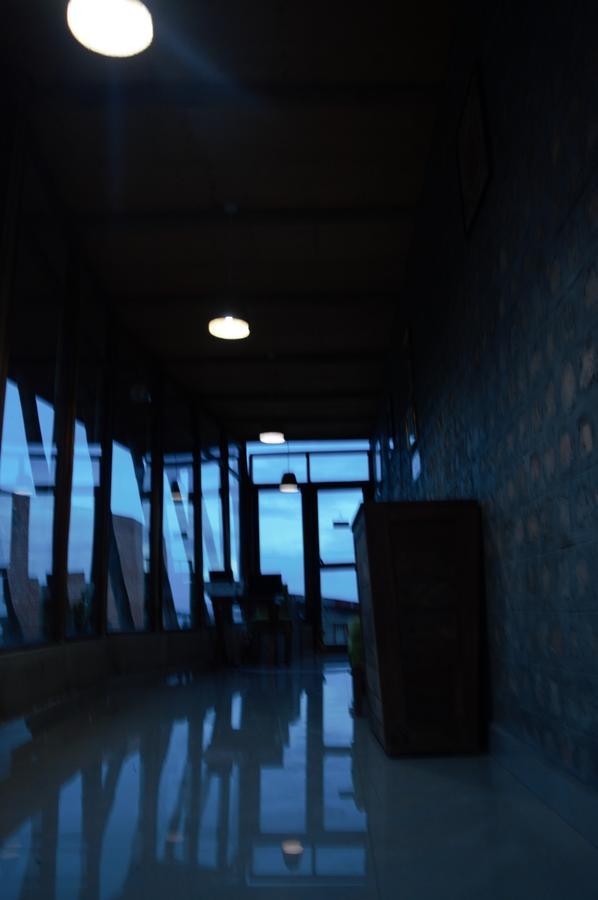 Buvi Lodge Limited เอนเทบเบ้ ภายนอก รูปภาพ